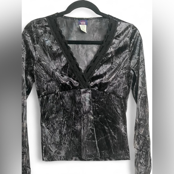 Y2K Wild Cat Black Velvet Long Sleeve Asymetrical Top Lace detail Size M/L Goth - Picture 3 of 5